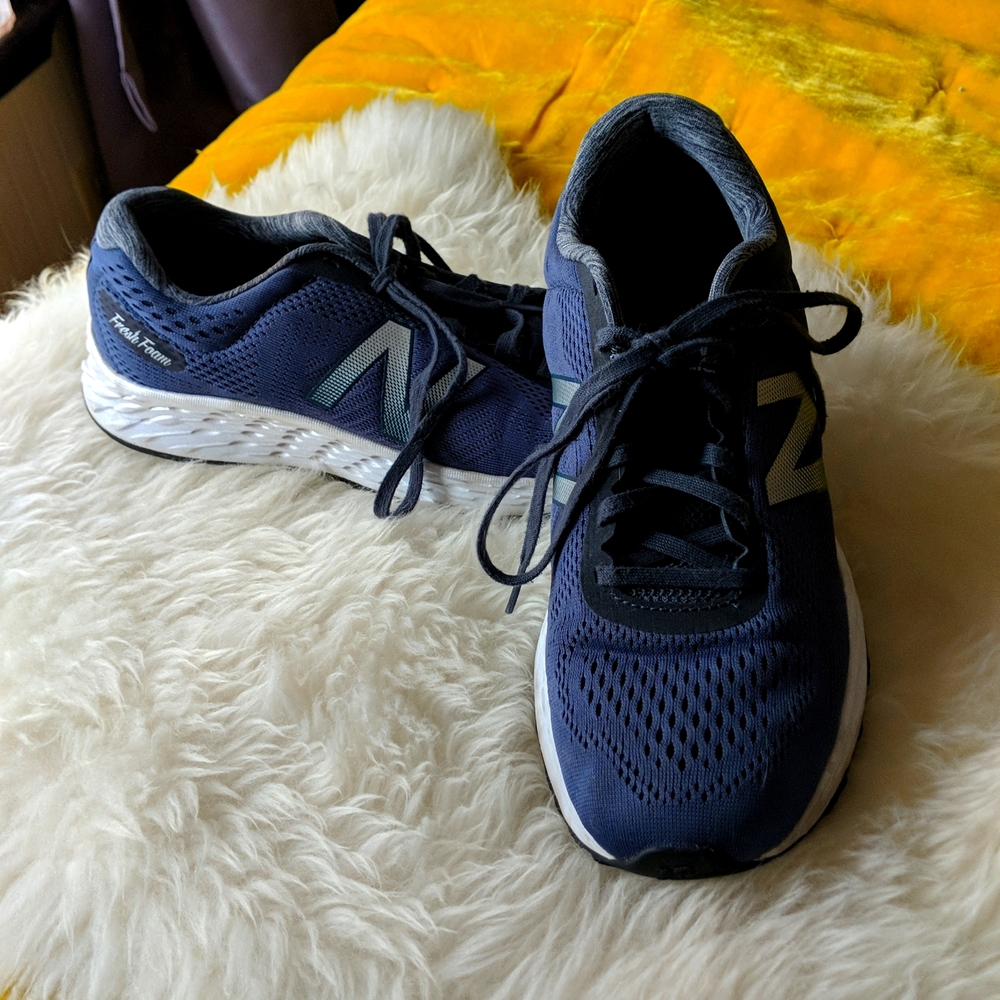 Womens New Balances Sneaker 10.5